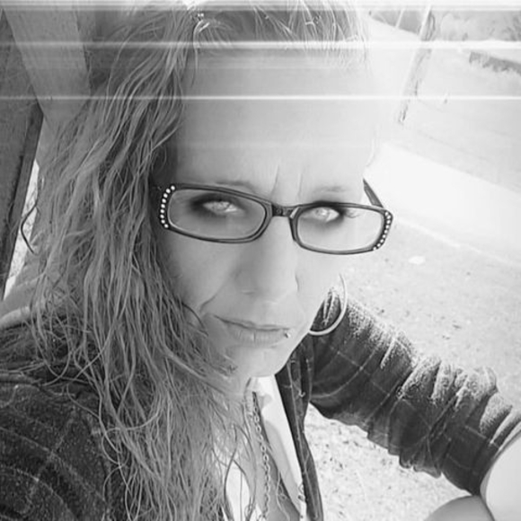 Meet your Posher, April - Picture 1 of 1